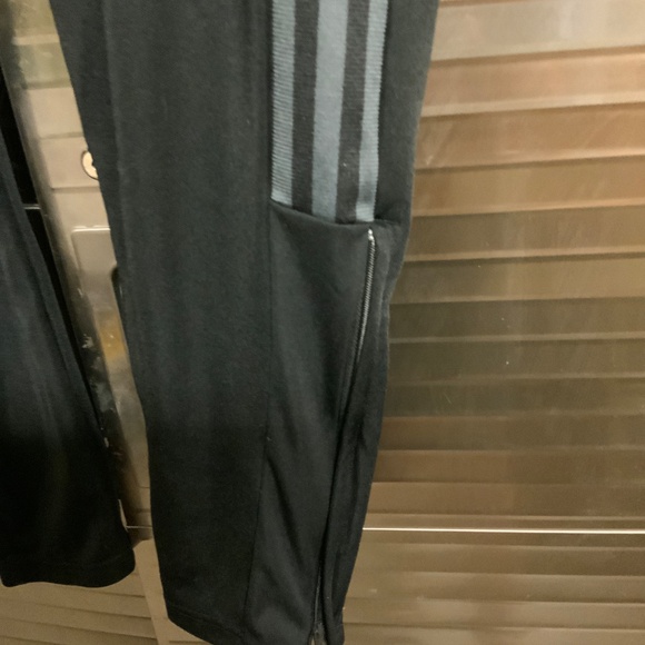 Adidas jogging pants - Picture 3 of 6